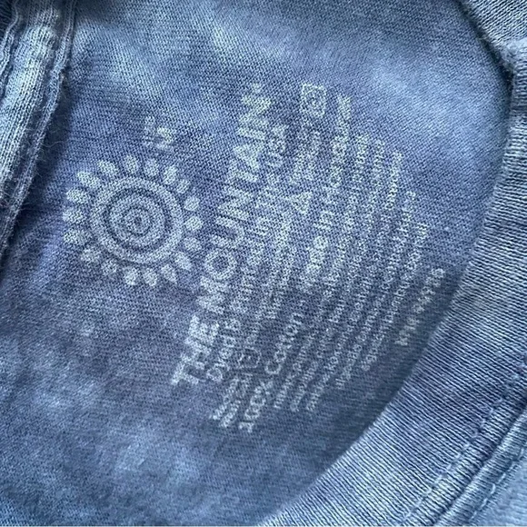 The‎ mountain bulldog dog blue tie dye T-shirt - Picture 8 of 8